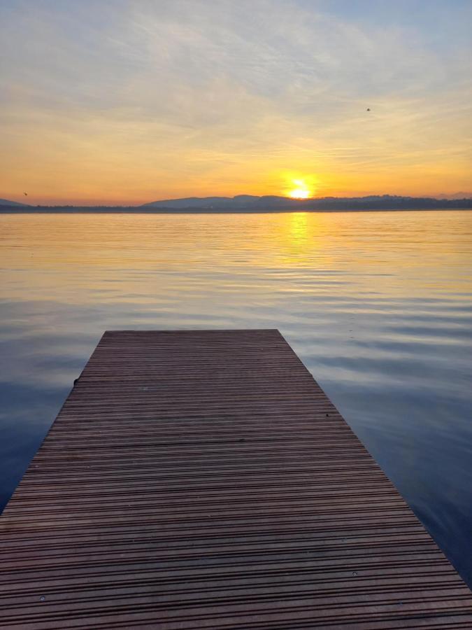 Appartamento Miralago Con Giardino Sul Lago Gavirate Eksteriør billede