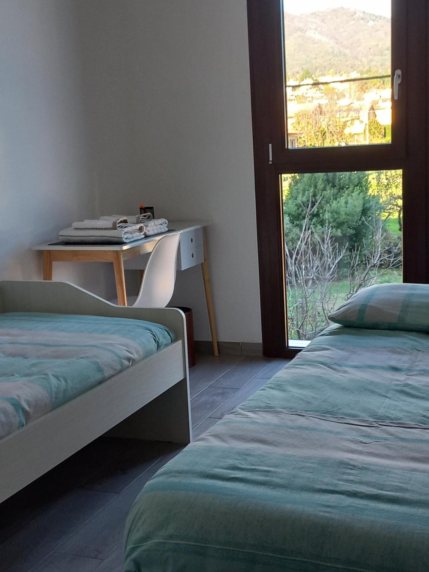 Appartamento Miralago Con Giardino Sul Lago Gavirate Eksteriør billede